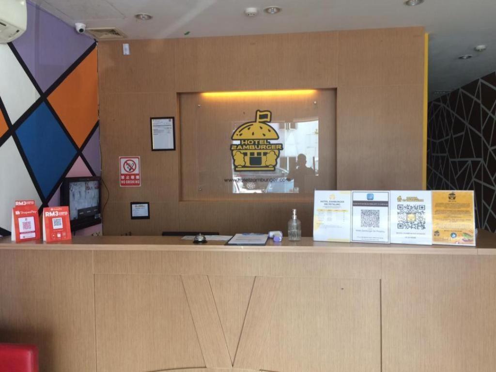 Hotel Zamburger Sri Petaling - Kuala Lumpur — Photos 1